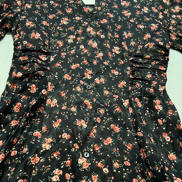 Floral dress - Picture 3 of 5